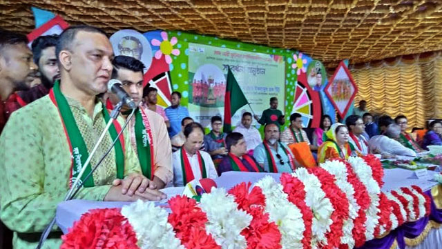 ময়মনসিংহের সাফ ফুটবল জয়ী নারী ফুটবলারদের মসিকের বর্ণিল সংবর্ধণা