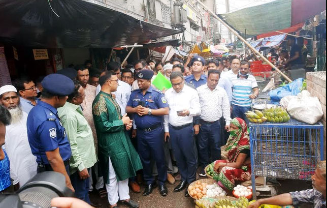রমজান-ঈদে যানজট ও দ্রব্যমূল্য নিয়ন্ত্রণে মসিক মেয়রের পরিদর্শন